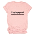 Détail du t-shirt rose clair à col rond avec impression de slogan noir - Rose (Texte Noir)