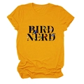 Détail du t-shirt jaune moutarde avec imprimé Bird Nerd et manches retroussées - Jaune Moutarde (Texte Noir)