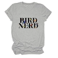 Détail de l'imprimé Bird Nerd avec illustrations d'oiseaux sur un t-shirt gris - Gris Clair (Texte Noir)