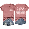 Détail du t-shirt rose à col en V avec imprimé floral et short en jean effiloché - Or Rose (Imprimé Blanc)