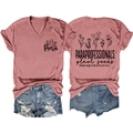 Gros plan d'un t-shirt rose col en V avec imprimé floral et short en jean bleu - Or Rose (Imprimé Noir)