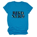 Détail de l'imprimé Bird Nerd sur un t-shirt bleu vif à manches courtes et col rond - Bleu Lac (Texte Noir)