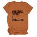 Dettaglio della t-shirt arancione bruciato con stampa Weekends Coffee stile vintage - Taglia S / Arancio Bruciato (Testo Nero)