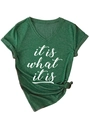 T-shirt col en V avec imprimé 'it is what it is' et nœud élégant sur l'ourlet bas - S / Style Texte Blanc / Vert Vintage