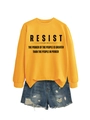 Flachbild von gelbem Langarm-Sweatshirt mit Resist-Aufdruck und Denim-Shorts - S / Gelb (Schwarzer Text)