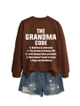 Vue à plat du sweat marron The Grandma Code avec un short en jean déchiré pour un look décontracté - Café (Police Blanche)