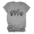 Detailweergave van het grijze T-shirt met minimalistische cactusprint en opgerolde mouwrand - S / Donkergrijs (Zwarte Tekst)