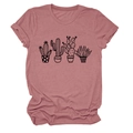 Dettaglio della stampa di cactus e trama del tessuto sulla t-shirt rosa a maniche corte - S / Oro Rosa (Testo Nero)