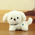 Portachiavi cane in peluche bianco con ricamo a cuore e catenella a sfere in metallo - 10cm / Bianco
