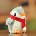 Süßer Plüschpinguin-Schlüsselanhänger in Grau und Weiß mit rotem Schal als Taschenanhänger - Ca. 10cm / Grau