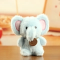 Peluche éléphant bleu clair mignonne avec oreilles roses et étiquette brune au cou - Bleu / 13cm