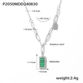 Collar de acero inoxidable plateado con un colgante rectangular de malaquita verde - Plateado