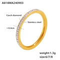 Dettaglio anello in acciaio dorato da 4 mm con pavé di diamanti cechi scintillanti - US 6 / Stile con Pavé di Diamanti Cechi (A818)