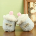 Llavero de cupcake de peluche azul claro con piel sintética suave y etiqueta decorativa - Cupcake
