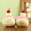 Llavero de peluche de pastel suizo rosa y amarillo con cereza y bolsillo con cremallera - Estilo Rollo de Cereza
