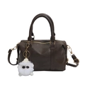 Bolso Boston retro marrón con patrón de lichi, asas dobles y colgante de monstruo de peluche - Café Con Colgante