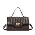 Bolso bandolera de cuero trenzado marrón oscuro con asa y cierre giratorio oro - Marrón