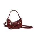 Borsa a mezzaluna bordeaux retrò in pelle verniciata con fiocco e tracolla regolabile - Rosso