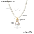 Detail van 11,5 mm parelhanger met zirkoon op een 40 cm lange schelpparel ketting - Gouden Imitatie Parelketting (P2122)