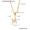 Pendentif lettre M dorée en cursive avec zircons et chaîne en acier titane durable - Lettre M (RP009-M)