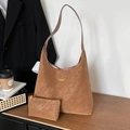 Grande borsa shopper marrone in finta pelle scamosciata con pochette per ufficio e relax - Brown (With Pouch)