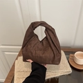 Braune weiche Wildleder Wolkentasche mit Knotengriff und minimalistischem Design - Braun