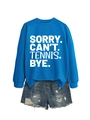 Royalblauer Pullover mit SORRY CAN'T TENNIS Aufdruck und destroyed Denim Shorts - Seeblau (Weiße Schrift)