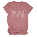 Détail du t-shirt à col rond avec texte 'Always Read The Fine Print I'm Pregnant' - Or Rose (Police Blanche)