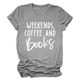 Detail van de Weekends Coffee and Books print op een grijs katoenen T-shirt met opgerolde mouwen - S / Donkergrijs (Wit Lettertype)