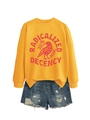 Détail du sweat-shirt jaune avec motif de corbeau rouge et texte imprimé rond - S / Jaune