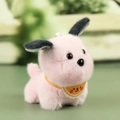 Roze pluche puppy sleutelhanger met oranje sjaal, zacht hondenaccessoire voor tassen - Roze
