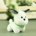 Pluche puppy sleutelhanger met wit bont, grijze oren en een groen sjaaltje - Wit