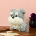 Süßer Schnauzer Plüschanhänger mit weißem Spitzenkragen und kleiner Perlenkette - Ca. 10cm / Grau