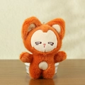 Süßer orangefarbener Fuchs-Plüschanhänger mit weichem Kunstfell und Stickgesicht - Schielender Stil