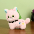 Llavero de gato de peluche rosa con collar de tachuelas y bordados sobre madera - Rosa