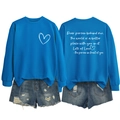 Ensemble sweat col rond bleu roi avec motif cœur et short en jean court délavé - Bleu Lac / Police Blanche