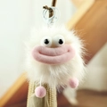 Porte-clés monstre blanc en peluche avec lèvres roses et petites pattes suspendues - Grande Bouche Blanc