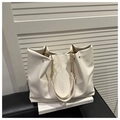 Minimalistische cremeweiße große Tragetasche aus weichem Leder mit goldener Kette - Weiß