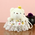Niedlicher Plüschbär-Schlüsselanhänger mit Bienenmuster-Blumenkleid und Spitzenbesatz. - Weiße Biene Modell / 15cm