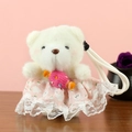 Süßer Plüschbär-Schlüsselanhänger mit rosa Spitzenkleid und kleinem Strickbonbon - Roter Bonbonstil / 15cm
