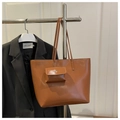Borsa tote marrone minimalista in pelle sintetica con piccolo portamonete coordinato - Marrone