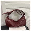 Grande borsa hobo bordeaux in pelle lucida con tracolla a nodo decorativo unico - Rosso