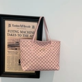 Pink tote bag with letter M monogram print and golden bow charm detail - Pink