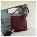 Retro burgundy leopard print bucket bag in plush fabric with thin shoulder strap - No Pendant / Red