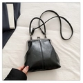 Schwarze Retro-Umhängetasche im Muschel-Stil mit Vintage-Metallverschluss und zwei Gurten - Schwarz