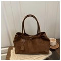 Borsa tote in camoscio marrone scuro con cinturino in pelle e fibbia dorata retrò - Marrone