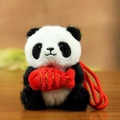Portachiavi panda di peluche con dettaglio carpa koi rossa e corda intrecciata - Stile Pesce Rosso