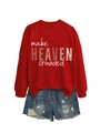 Flachbild-Set aus rotem Sweatshirt mit Retro-Aufdruck und Distressed-Denim-Shorts - S / Leuchtendes Rot (Weißer Druck)