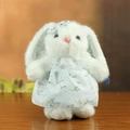 Lapin en peluche avec robe en dentelle bleue, broderie florale et perles - Bleu / 30cm