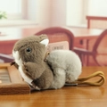 Simpatico portachiavi a scoiattolo in peluche marrone e grigio con coda soffice - grigio scuro / 11cm